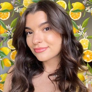 Meet your Posher, Laina